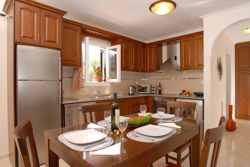 Dimitris Apartments Сідарі Екстер'єр фото